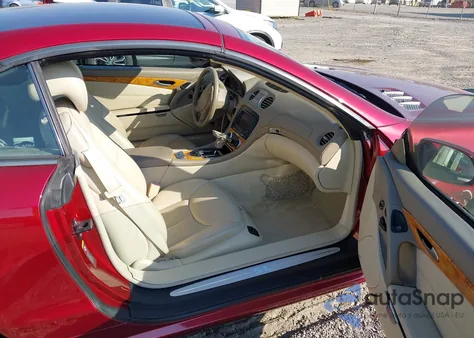 2005 Mercedes-Benz Sl 500 z USA, uszkodzony, nr VIN WDBSK75F05F095851